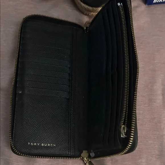 Tory Burch Black Leather Wallet - Picture 4 of 5